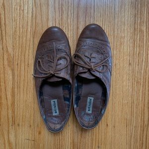 MODCLOTH faux leather brown oxfords